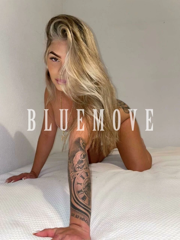 Rubia, 20 años, en Ibiza