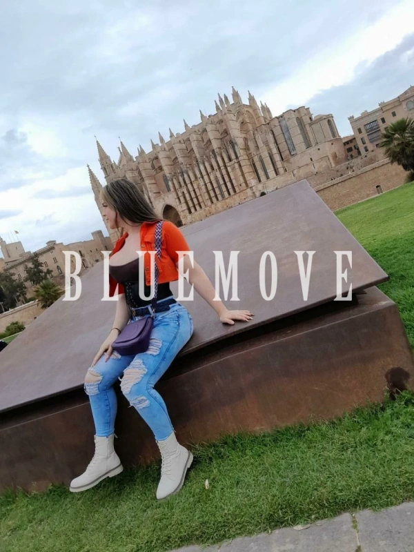 Hermosa, 20 años, en Bilbao