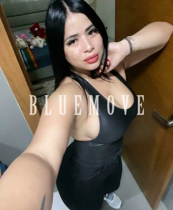 Latina, 20 años, en Salou