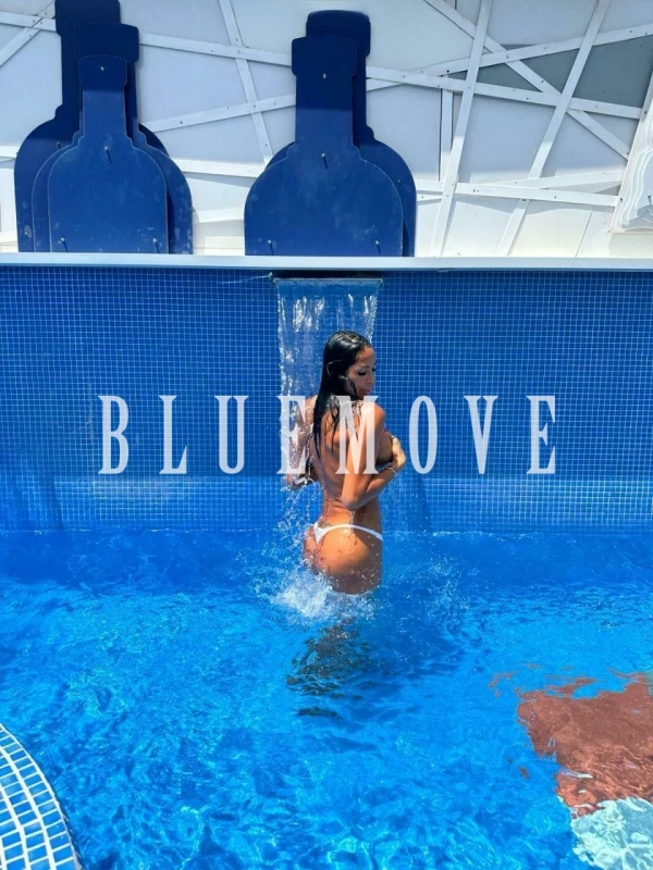 Paula Cardone, 20 años, en Marbella – foto 2