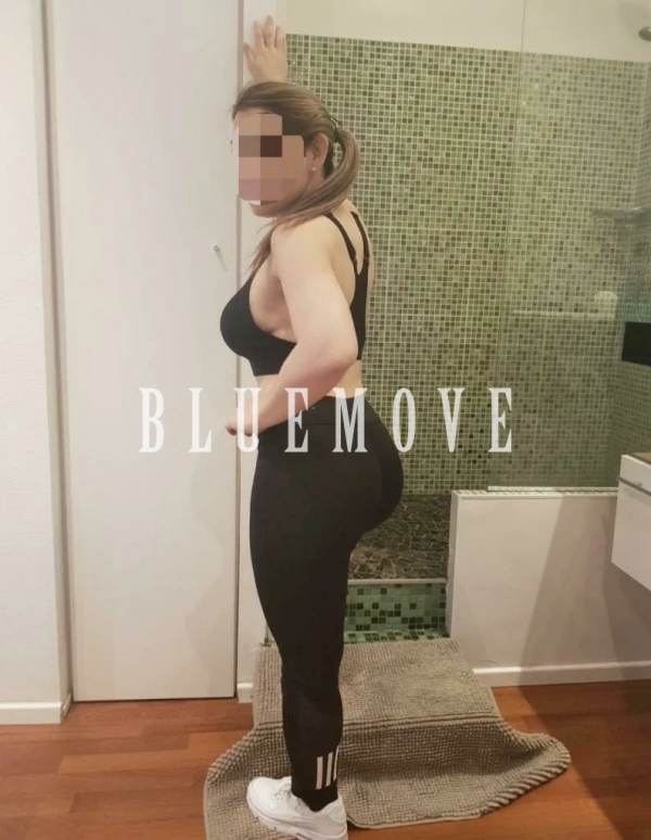 Adriana, 31 años, en Valladolid