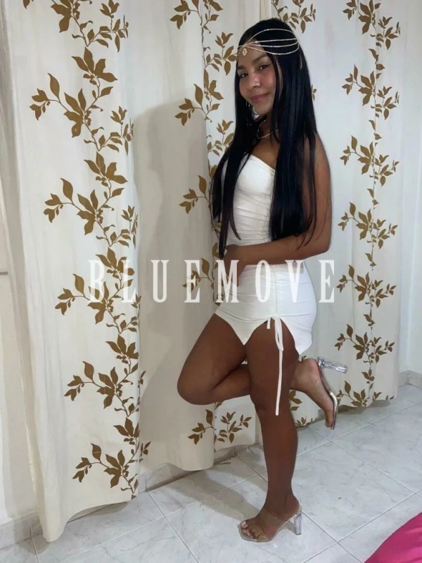 Hermosa, 20 años, en Murcia