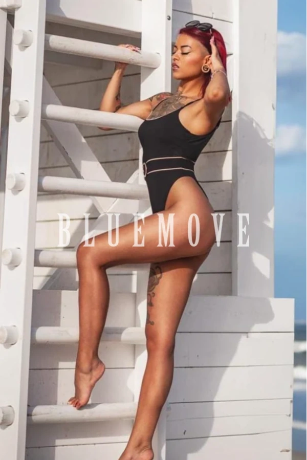 Emma, 20 años, en Ibiza