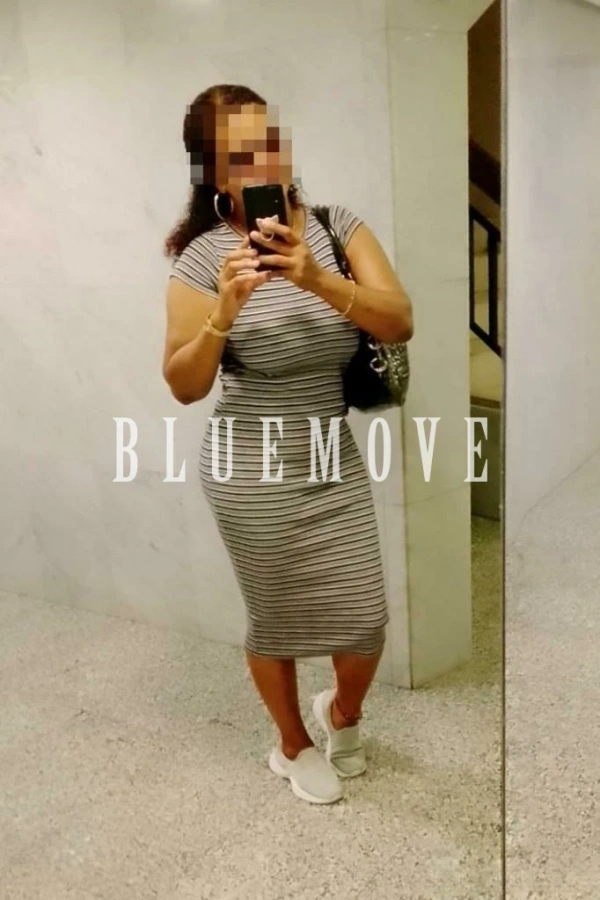 Saray, 44 años, en Oviedo