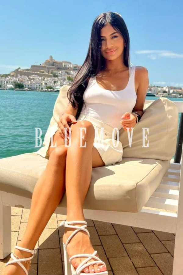Sabrina, 21 años, en Ibiza