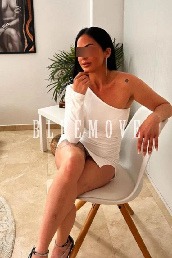 Marta, 32 años, en Marbella