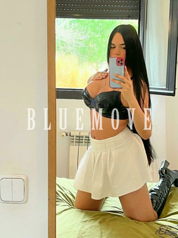Cenas románticas, Salir de fiesta, Masaje cuerpo a cuerpo, Masajes sensitivos, Masajes a domicilio, Masajes a hoteles, Masaje erótico: travesti em Madrid