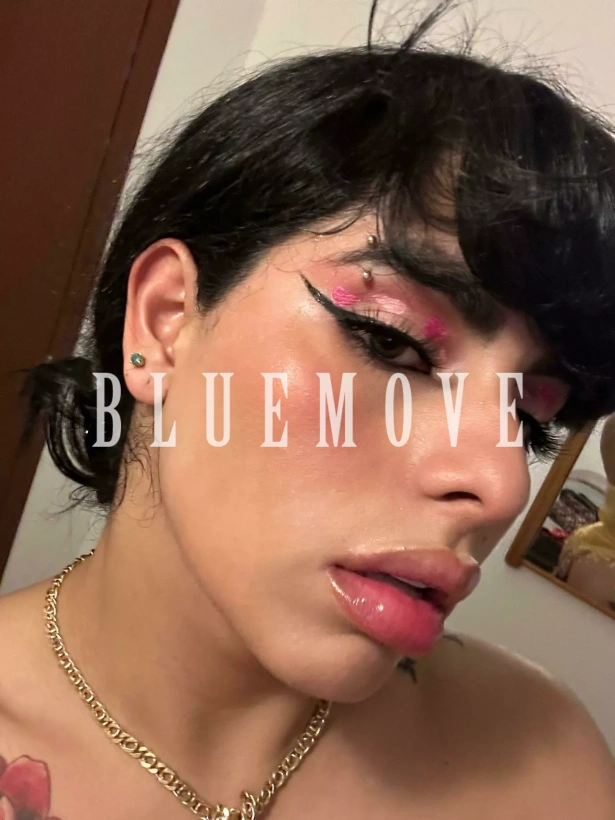 Cenas románticas, Viajes, Salidas a eventos, Salir de fiesta, Girlfriend experience, Masaje cuerpo a cuerpo, Masajes sensitivos, Masajes a domicilio, Masajes a hoteles, Fantasías y disfraces, Masaje erótico: travesti em Barcelona