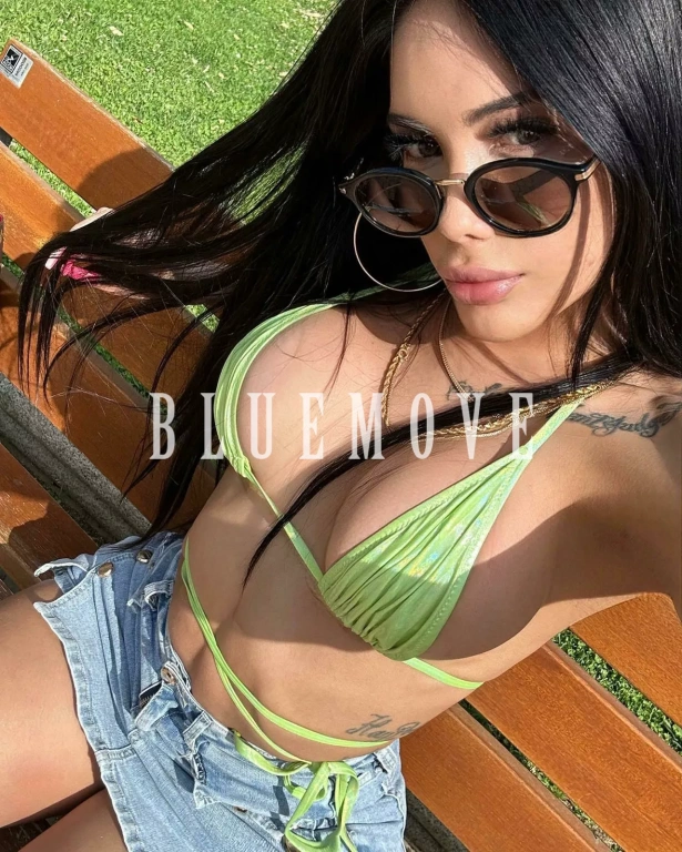 Viajes, Salidas a eventos, Salir de fiesta, Masaje cuerpo a cuerpo, Masajes sensitivos, Masajes a domicilio, Masajes a hoteles, Fantasías y disfraces, Masaje erótico: travesti em Barcelona