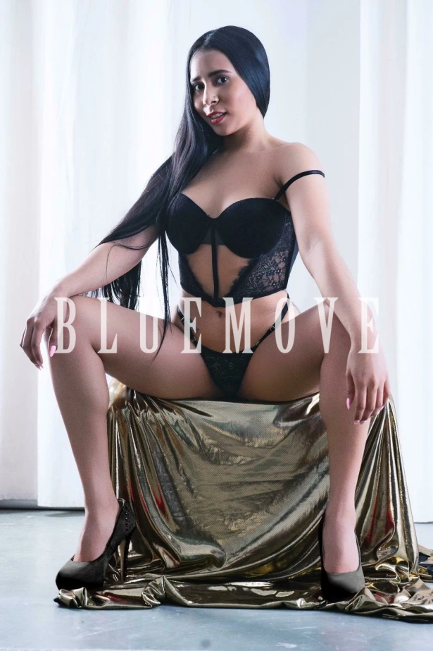 Liz, scort colombiana de 22 años que actualm