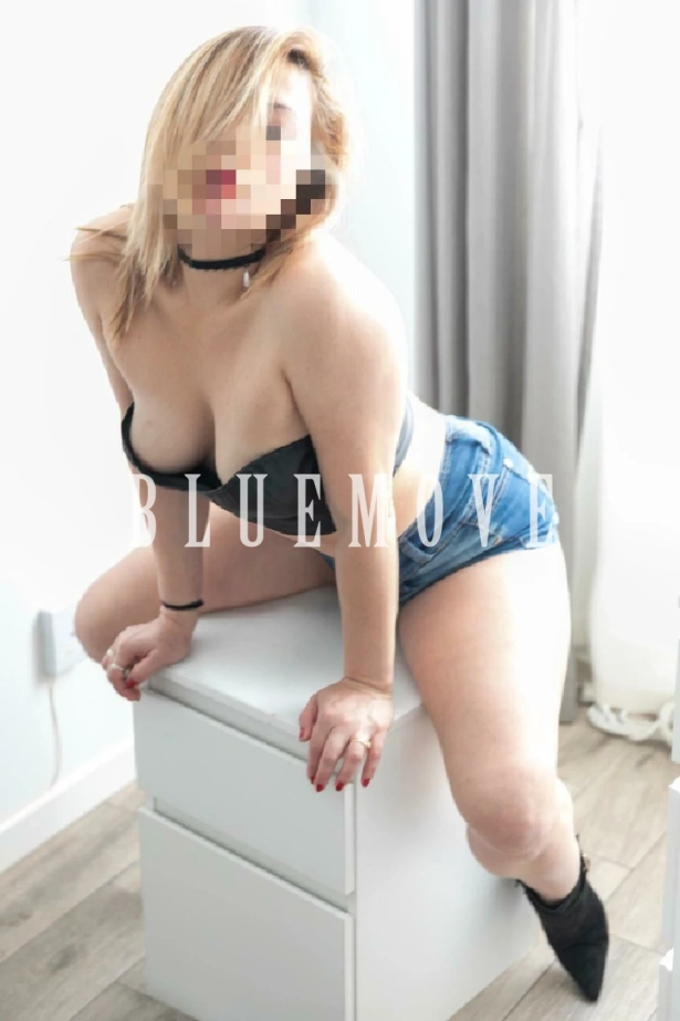 Cenas románticas, Viajes, Salidas a eventos, Salir de fiesta, Girlfriend experience, Masaje cuerpo a cuerpo, Masajes sensitivos, Masajes a domicilio, Masajes a hoteles, Fantasías y disfraces, Masaje erótico: escorts em Madrid