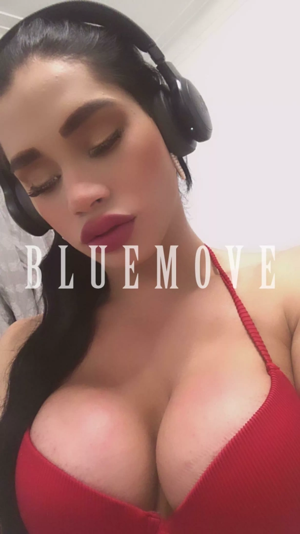 Cenas románticas, Viajes, Salidas a eventos, Salir de fiesta, Girlfriend experience, Masaje cuerpo a cuerpo, Masajes sensitivos, Masajes a domicilio, Masajes a hoteles, Fantasías y disfraces, Masaje erótico: travesti em Alicante