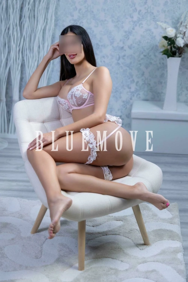 Cenas románticas, Salidas a eventos, Salir de fiesta, Girlfriend experience, Masaje cuerpo a cuerpo, Masajes sensitivos, Masajes a domicilio, Masajes a hoteles, Fantasías y disfraces, Masaje erótico: escorts em Barcelona