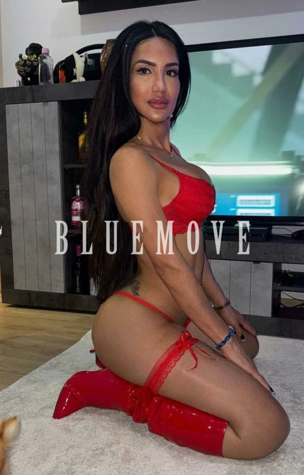 Alejandra love, Love, una escort travesti ecuatoriana de