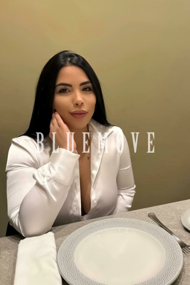 Cenas románticas, Girlfriend experience, Masaje cuerpo a cuerpo, Masajes sensitivos, Masajes a domicilio, Masajes a hoteles, Fantasías y disfraces, Masaje erótico: escorts em Madrid