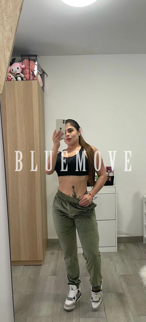 Cenas románticas, Masaje erótico, Masajes sensitivos, Girlfriend experience, Salidas a eventos, Masaje cuerpo a cuerpo, Masajes a domicilio, Fantasías y disfraces, Masajes a hoteles, Salir de fiesta: escorts em Valencia