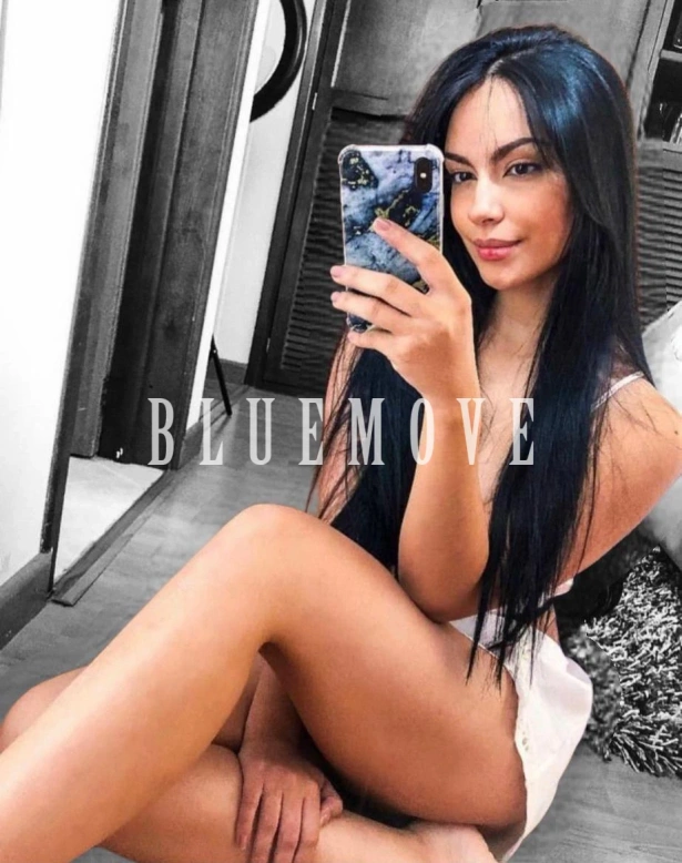 Cenas románticas, Masaje erótico, Masajes sensitivos, Girlfriend experience, Salidas a eventos, Masaje cuerpo a cuerpo, Masajes a domicilio, Fantasías y disfraces, Masajes a hoteles, Salir de fiesta: escorts em Madrid