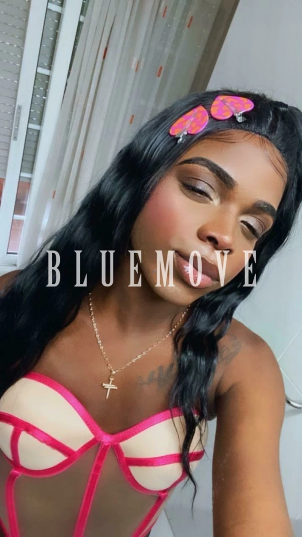 Fantasías y disfraces, Girlfriend experience: travesti em Santa Cruz de Tenerife