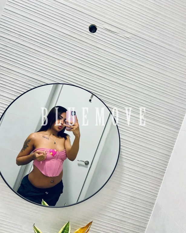 Cenas románticas, Salir de fiesta, Masaje cuerpo a cuerpo, Masajes sensitivos, Masajes a domicilio, Masajes a hoteles, Masaje erótico: escorts em Valencia