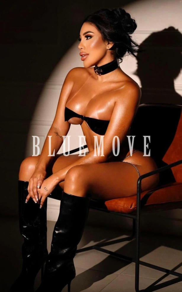 Cenas románticas, Masaje erótico, Masajes sensitivos, Girlfriend experience, Salidas a eventos, Masaje cuerpo a cuerpo, Masajes a domicilio, Fantasías y disfraces, Masajes a hoteles, Salir de fiesta: escorts em Barcelona