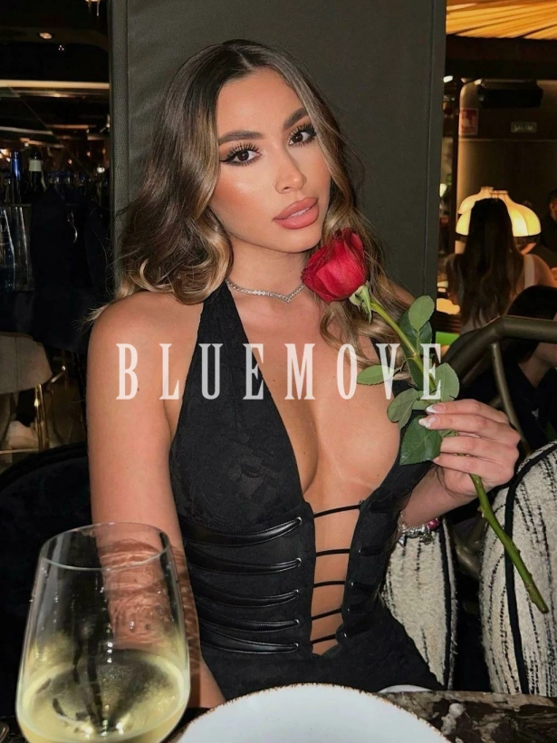 Cenas románticas, Salidas a eventos, Salir de fiesta, Girlfriend experience, Masaje cuerpo a cuerpo, Masajes sensitivos, Masajes a domicilio, Masajes a hoteles, Fantasías y disfraces, Masaje erótico: escorts em Barcelona