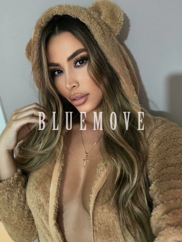 Cenas románticas, Salidas a eventos, Salir de fiesta, Girlfriend experience, Masaje cuerpo a cuerpo, Masajes sensitivos, Masajes a domicilio, Masajes a hoteles, Fantasías y disfraces, Masaje erótico: escorts em Barcelona