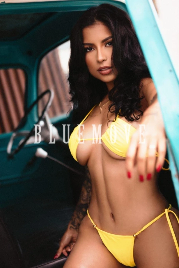 Cenas románticas, Masaje erótico, Masajes sensitivos, Girlfriend experience, Salidas a eventos, Masaje cuerpo a cuerpo, Masajes a domicilio, Fantasías y disfraces, Masajes a hoteles, Salir de fiesta: escorts em Barcelona