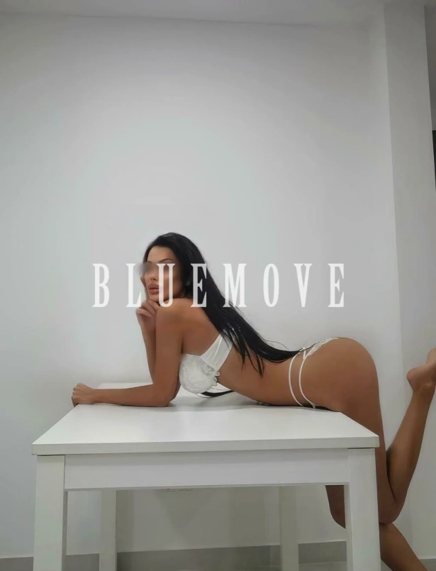 Cenas románticas, Viajes, Salidas a eventos, Salir de fiesta, Girlfriend experience, Masaje cuerpo a cuerpo, Masajes sensitivos, Masajes a domicilio, Masajes a hoteles, Fantasías y disfraces, Masaje erótico: escorts em Barcelona