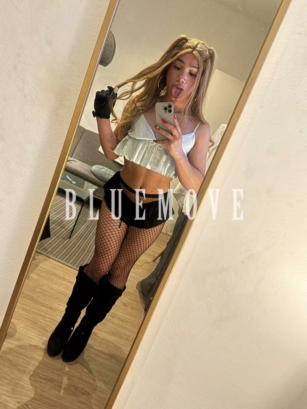 Cenas románticas, Viajes, Salidas a eventos, Salir de fiesta, Girlfriend experience, Masaje cuerpo a cuerpo, Masajes sensitivos, Masajes a domicilio, Masajes a hoteles, Fantasías y disfraces, Masaje erótico: travesti em Barcelona