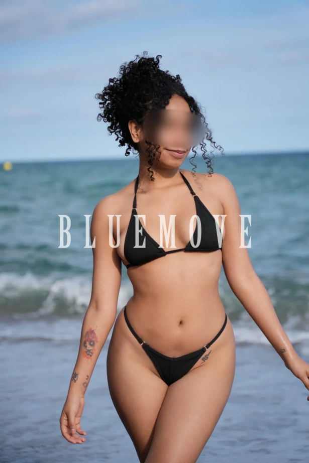 Cenas románticas, Masaje erótico, Viajes, Masajes sensitivos, Girlfriend experience, Salidas a eventos, Masaje cuerpo a cuerpo, Masajes a domicilio, Fantasías y disfraces, Masajes a hoteles, Salir de fiesta: escorts em Madrid