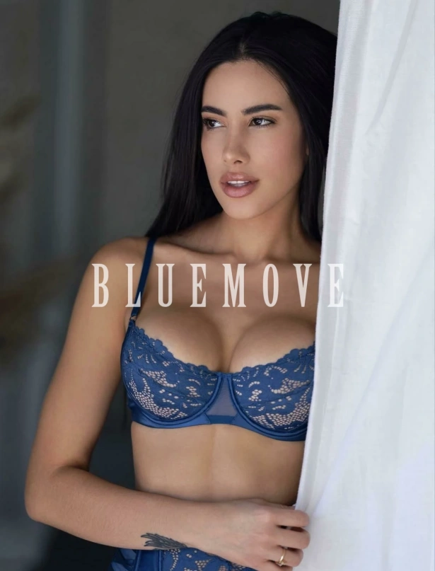 Paola, aola, una escort venezolana de 22 años 