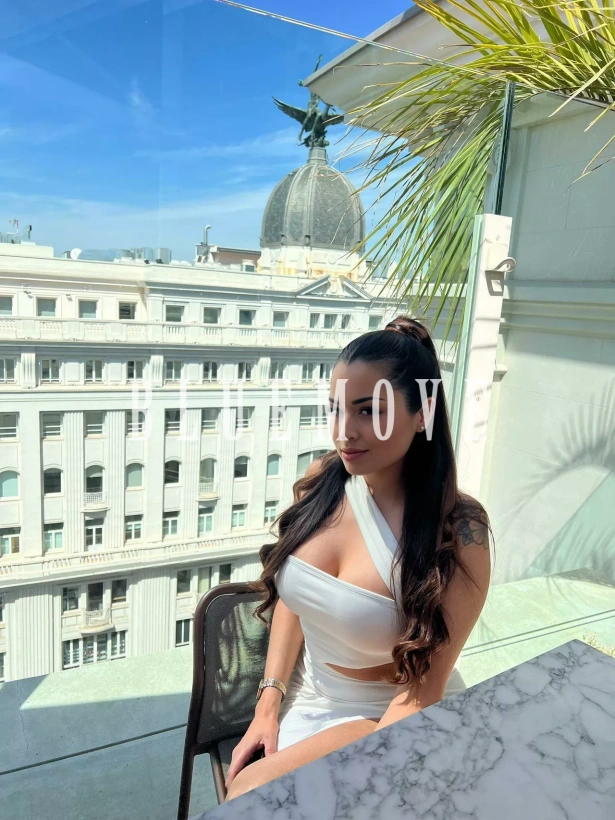 Cenas románticas, Viajes, Salidas a eventos, Salir de fiesta, Girlfriend experience, Masaje cuerpo a cuerpo, Masajes sensitivos, Masajes a domicilio, Masajes a hoteles, Fantasías y disfraces, Masaje erótico: escorts em Madrid
