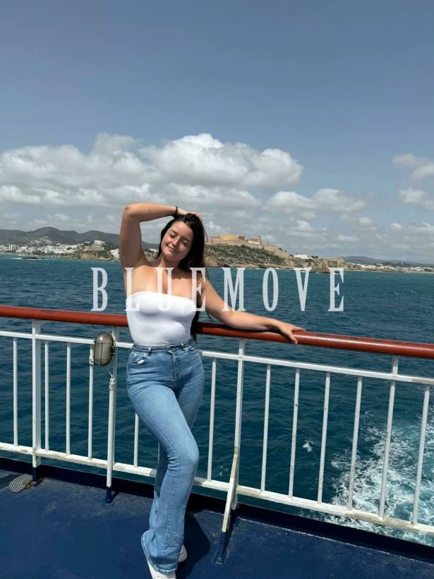 Cenas románticas, Viajes, Salidas a eventos, Salir de fiesta, Girlfriend experience, Masaje cuerpo a cuerpo, Masajes sensitivos, Masajes a domicilio, Masajes a hoteles, Fantasías y disfraces, Masaje erótico: escorts em Valencia