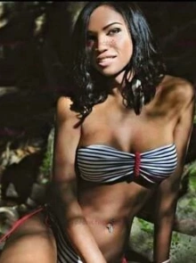 Encuentra a Debora  en nuestro listado de chicas de compañía