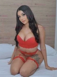 ¿Buscas discreción? Sara es tu chica de compañía de confianza