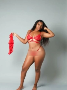 Catalina, acompañante disponible ahora en la zona de Macarena