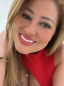 Mariana , detalles y fotos reales de esta modelo Madura