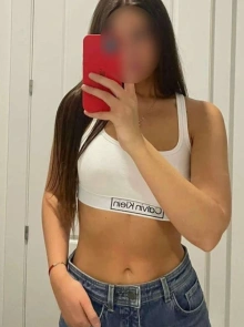 Victoria, elegancia y discreción en el catálogo de damas de compañía