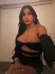 Brenda thovar presenta su book de fotos reales de chica de alto standing