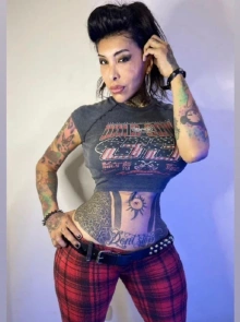 Descubre perfiles como Angie afrodita en nuestra selección de modelos VIP