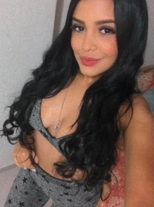 ¿Quieres conocer a una chica grandes-mamas? Amira te espera