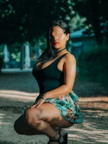 ¿Buscas una escort en Ascao? Conoce a Sara