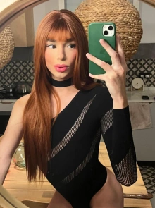 Samantha es una de las escorts en Sagrada familia con mejores reseñas