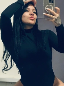 Conoce a Nicole, acompañante con servicios verificados