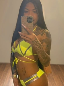 ¿Buscas una escort en Granada? Ashley es una gran elección