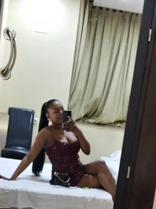 ¿Buscas discreción? Katerine es tu chica de compañía de confianza