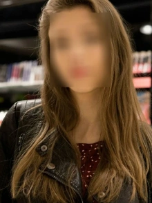 Mia, chica de compañía de lujo con fotos de estudio reales