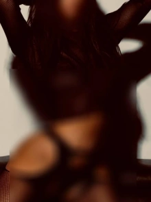 Cita exclusiva con Golden, una de las escorts top de nuestro directorio
