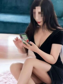 Lulu presenta su book de fotos reales de chica de alto standing