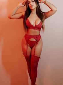 Nanda brasileña, chica de compañía de lujo con fotos de estudio reales